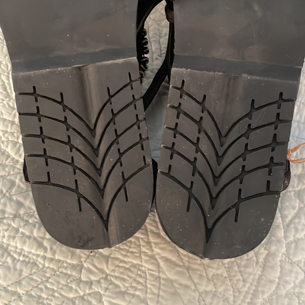 JP and Mattie black leather thong gladiator beaded sandal - Picture 5 of 9